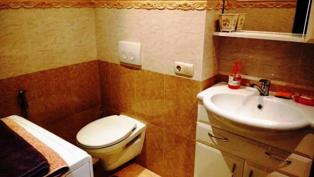Комната В Двухкомнатной Apartment Kyiv Exterior photo